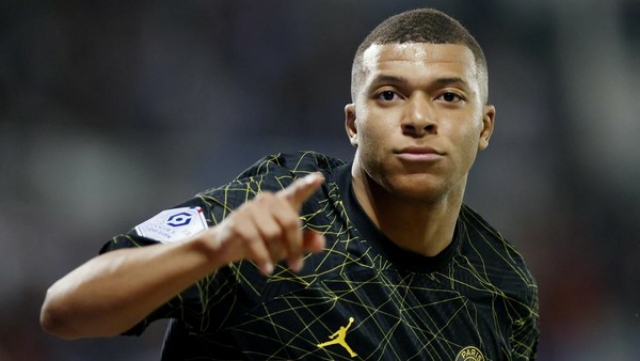 Bantah Pindah ke Madrid, Mbappe akan Habiskan Kontrak di PSG