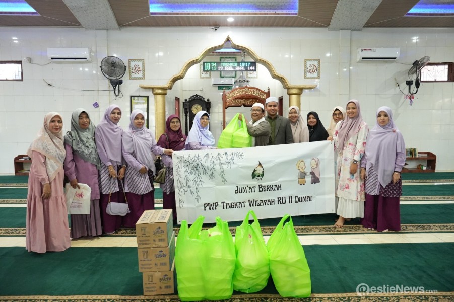 Istri Pekerja Kilang RU II Dumai Berbagi 200 Boks Nasi ke Masyarakat