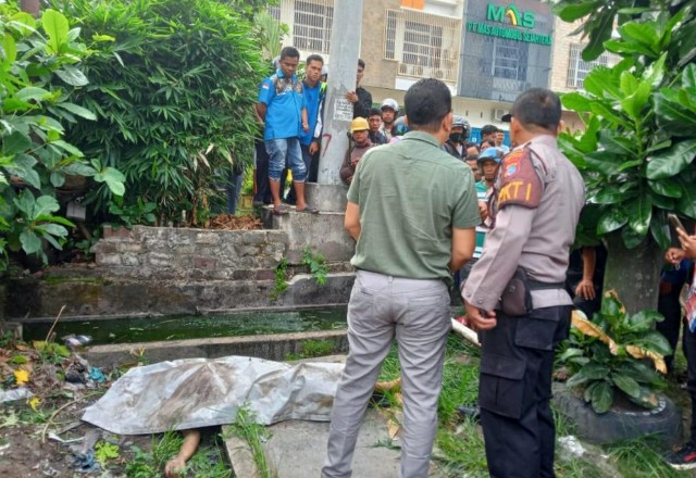 Heboh, Mahasiswa Ditemukan Tewas Bersimbah Darah di Pinggir Jalan SM Amin Pekanbaru