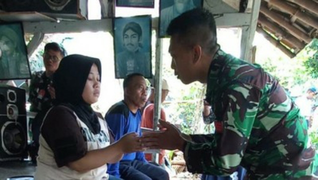 Kopasgat TNI AU Temui Ibu-ibu Pemotor Ditendang Anggota untuk Minta Maaf