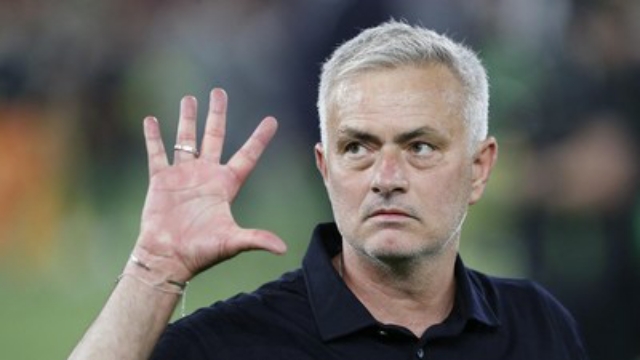 Tawaran Gila untuk Mourinho, Digaji Rp 1,8 Triliun Latih Arab Saudi