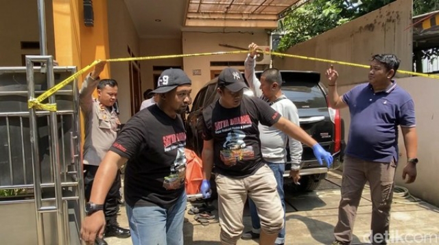 Sekeluarga di Depok Ditemukan Bersimbah Darah, Ibu Tewas Dibunuh Anaknya