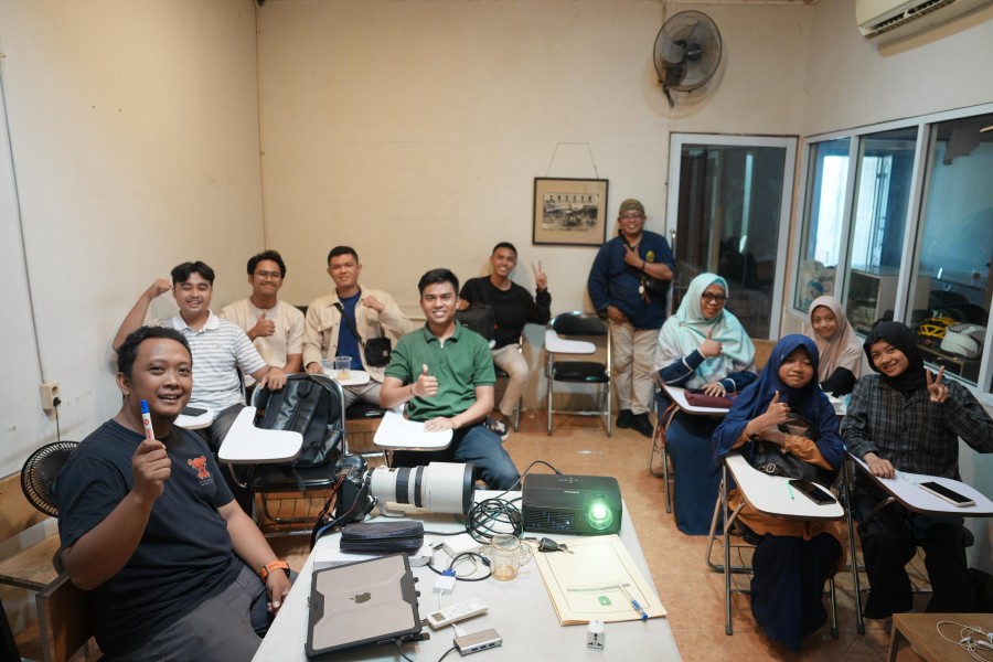 Jejak Sutawijaya: Membidik Generasi Kreatif Riau dengan Fotografi