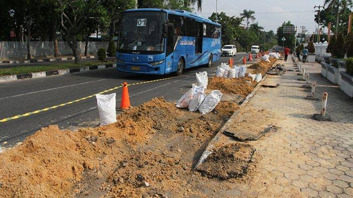 Pejabat Wali Kota Pekanbaru Sentil Kontraktor Penanaman Pipa Perumdam Tirta Siak