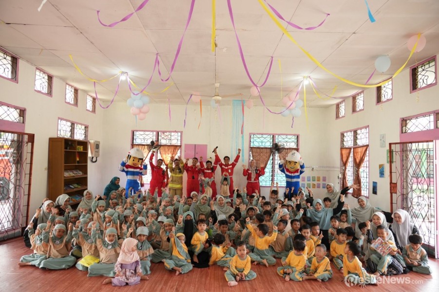 Kilang Pertamina Dumai Kenalkan  Penanggulangan Kebakaran  dengan Cara Menyenangkan