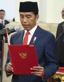 Presiden Jokowi Lantik Amran Jadi Mentan