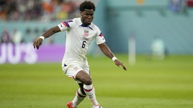 AC Milan Resmi Gaet Yunus Musah