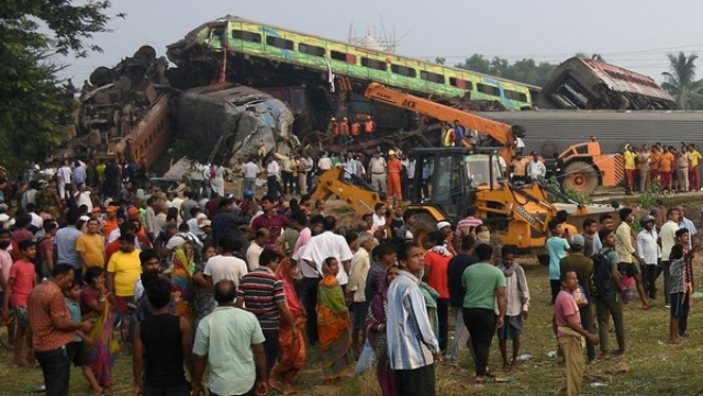 Terparah di Dunia, Kereta Api di India Tabrakan, Korban Tewas 288 Orang