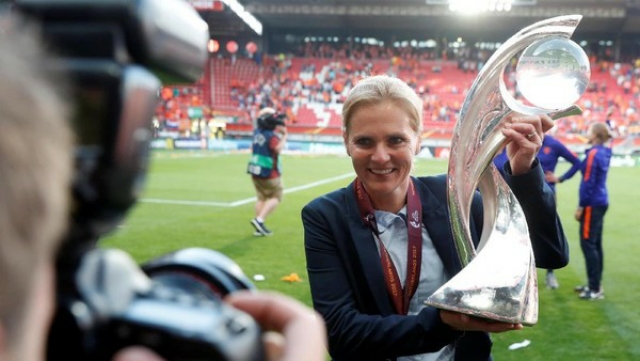 Perempuan Jadi Wacana Latih Tim Inggris, Sarina Wiegman Dijagokan