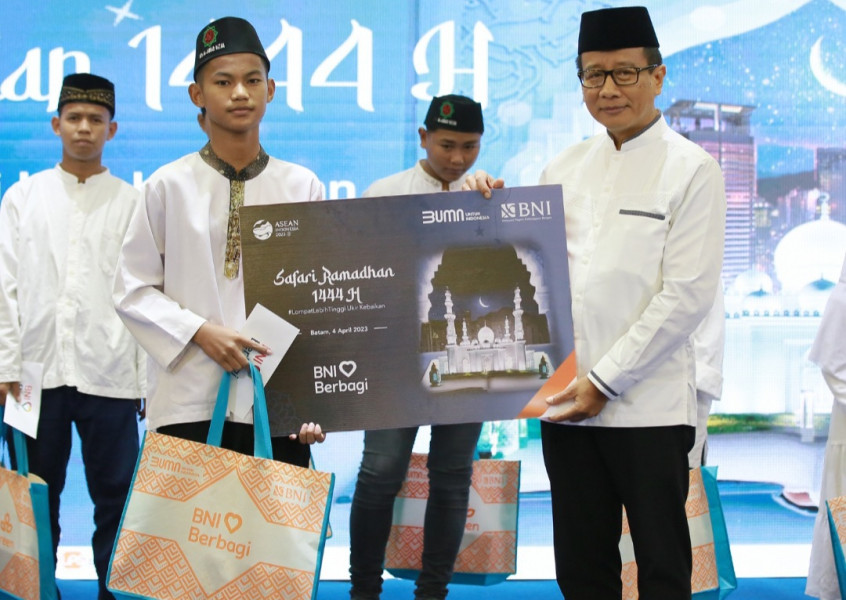 BNI Wilayah 02  Bagikan Paket Sembako