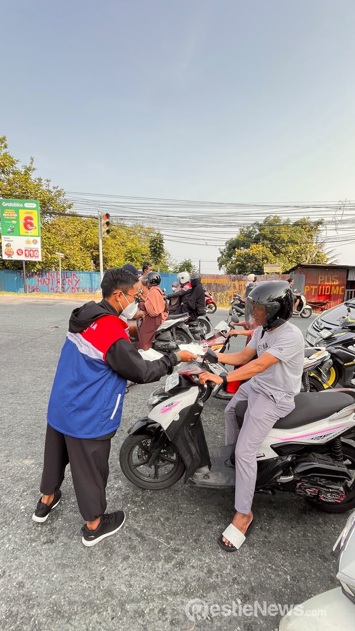 Pertamina Patra Niaga Kilang Dumai dan Kilang Balikpapan Salurkan 1.090 Masker KN95 Untuk Warga Kalimantan