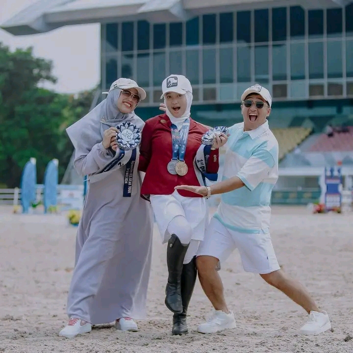 Aisha dan Djalu Hakim Bawa Pulang Medali