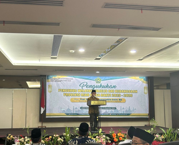 Dirjen Bimbingan Masyarakat Islam Kementerian Agama Kukuhkan Pengurus MDK Provinsi Riau