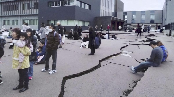 Gempa Bumi M 7,6 Guncang Jepang, Layanan Kereta dan Bandara Ditutup