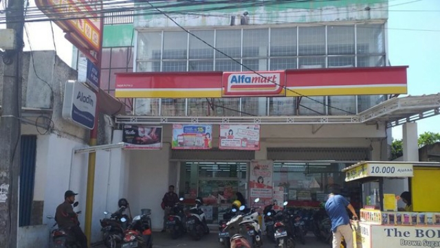 Karyawan Resign Gara-gara Disuruh Ganti Barang Hilang, Ini Kata Alfamart