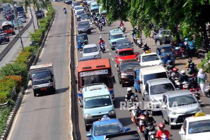 Imbas dari Menerobos Jalan, Sudah 40.565 Truk dapat Teguran dari Dishub