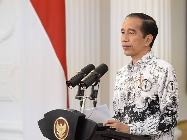 Pesan Jokowi di HUT PGRI: Sekolah Harus Menjadi Taman Belajar