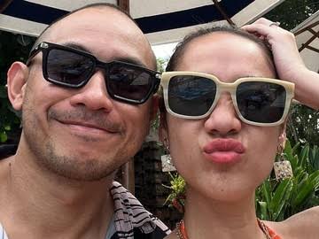 Foto-Foto Mesra BCL dan Sang Suami Bulan Madu di Bali