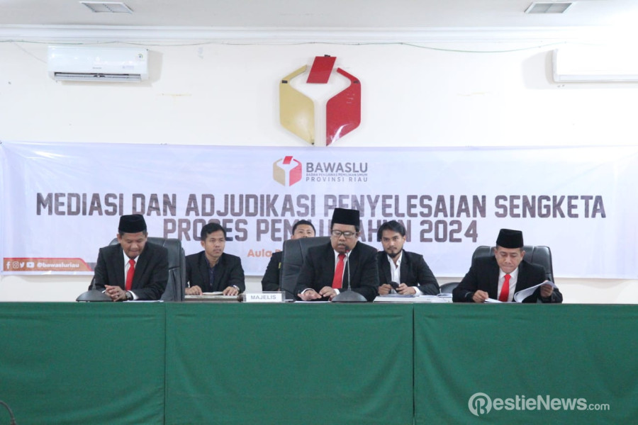 Bawaslu Riau Ingatkan Pemilih Tidak Membawa Ponsel Saat Mencoblos di Bilik Suara