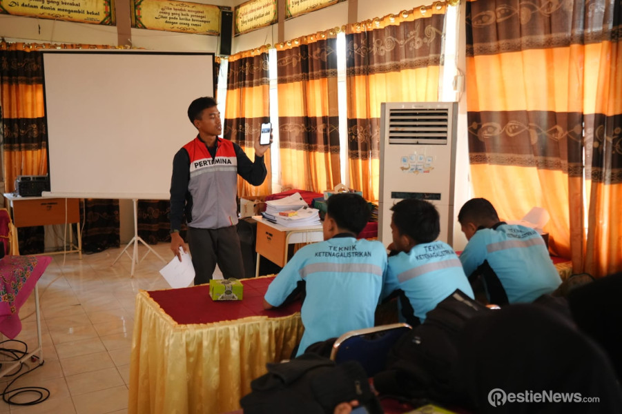 PT KPI Unit Dumai Tingkatkan Literasi Energi Bersih di SMKN 2 Dumai