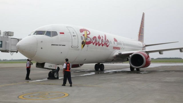 Viral Penumpang Batik Air Komplain Kopernya Dijebol hingga Ponselnya Hilang