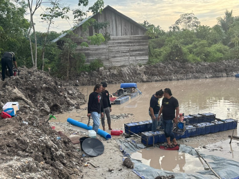 Polda Riau Amankan Tiga Penambang Emas Ilegal di Kuantan Singingi