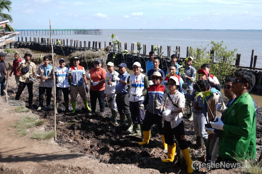 Kilang Pertamina Dumai Tanam 1.000 Pohon Jaga Kelestarian