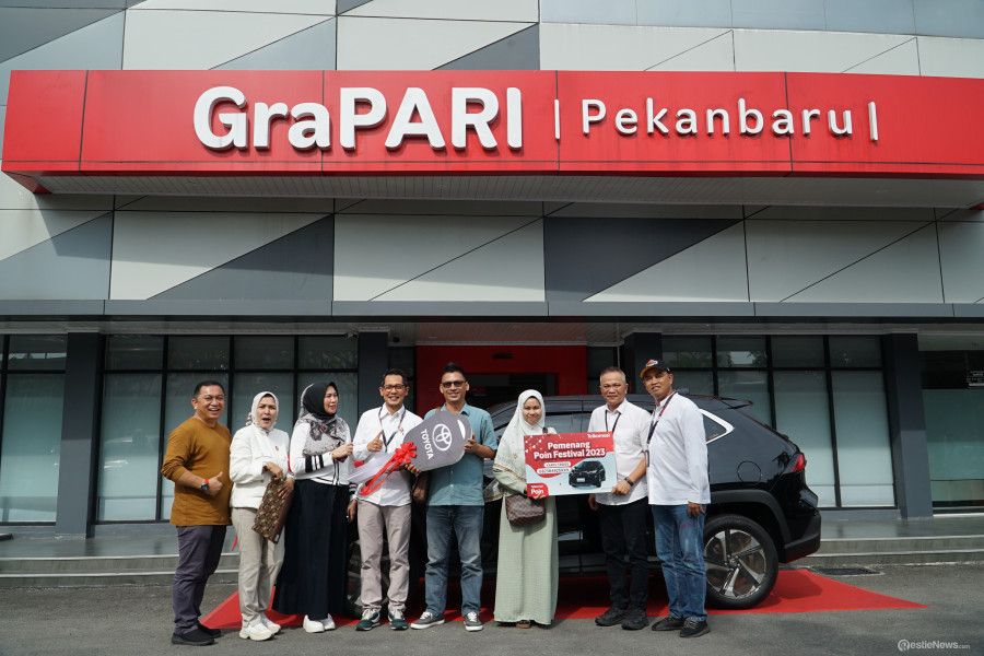 Pelanggan Setia Telkomsel Bawa Pulang Hadiah Mobil dan Sepeda Motor