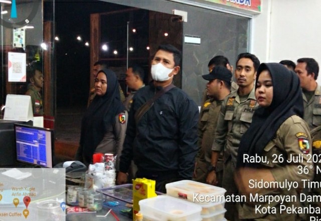 Langgar Jam Operasional, Satpol PP Pekanbaru Tutup Paksa Tempat Hiburan Malam