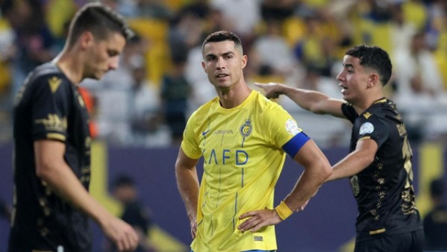 Telan Kekalahan 0-2 dari Al Taawoun, Ronaldo Marah-marah ke Wasit